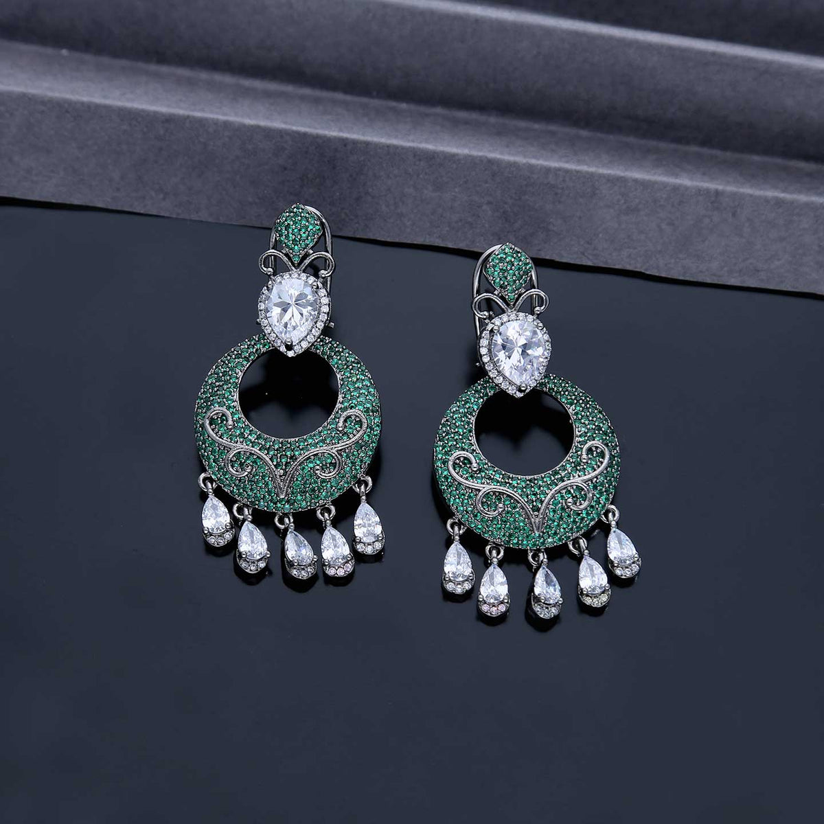 Flower Big Earring - ESKU301800007