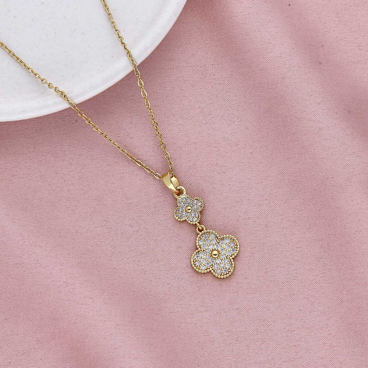 Moonlit Clover Pendant - ESKU301800394