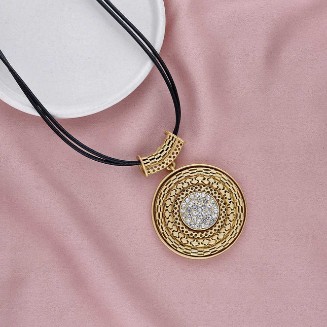 Pendant with black thread - ESKU301800411