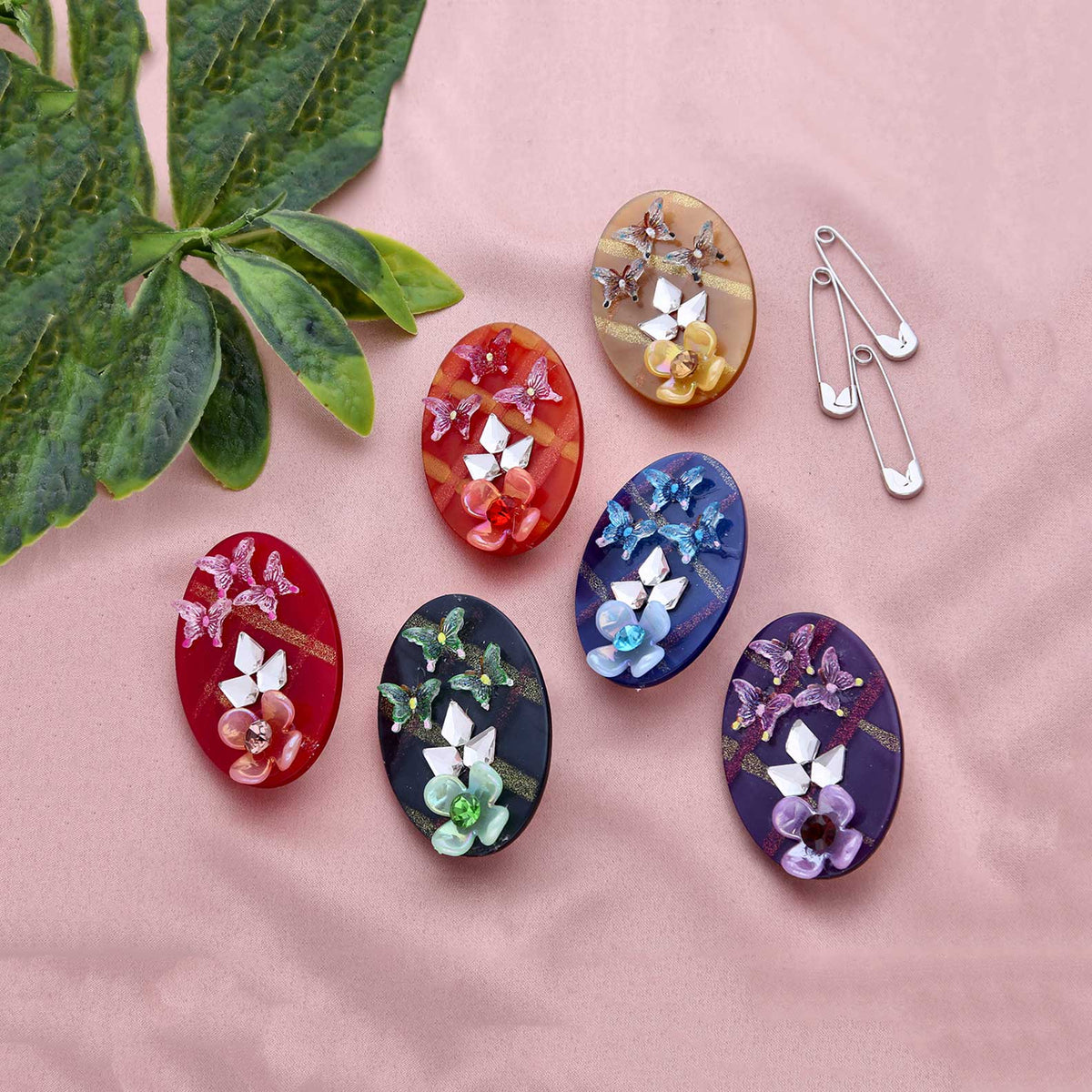 Silver Plastic Designer Saree Pins - ESKU301800672