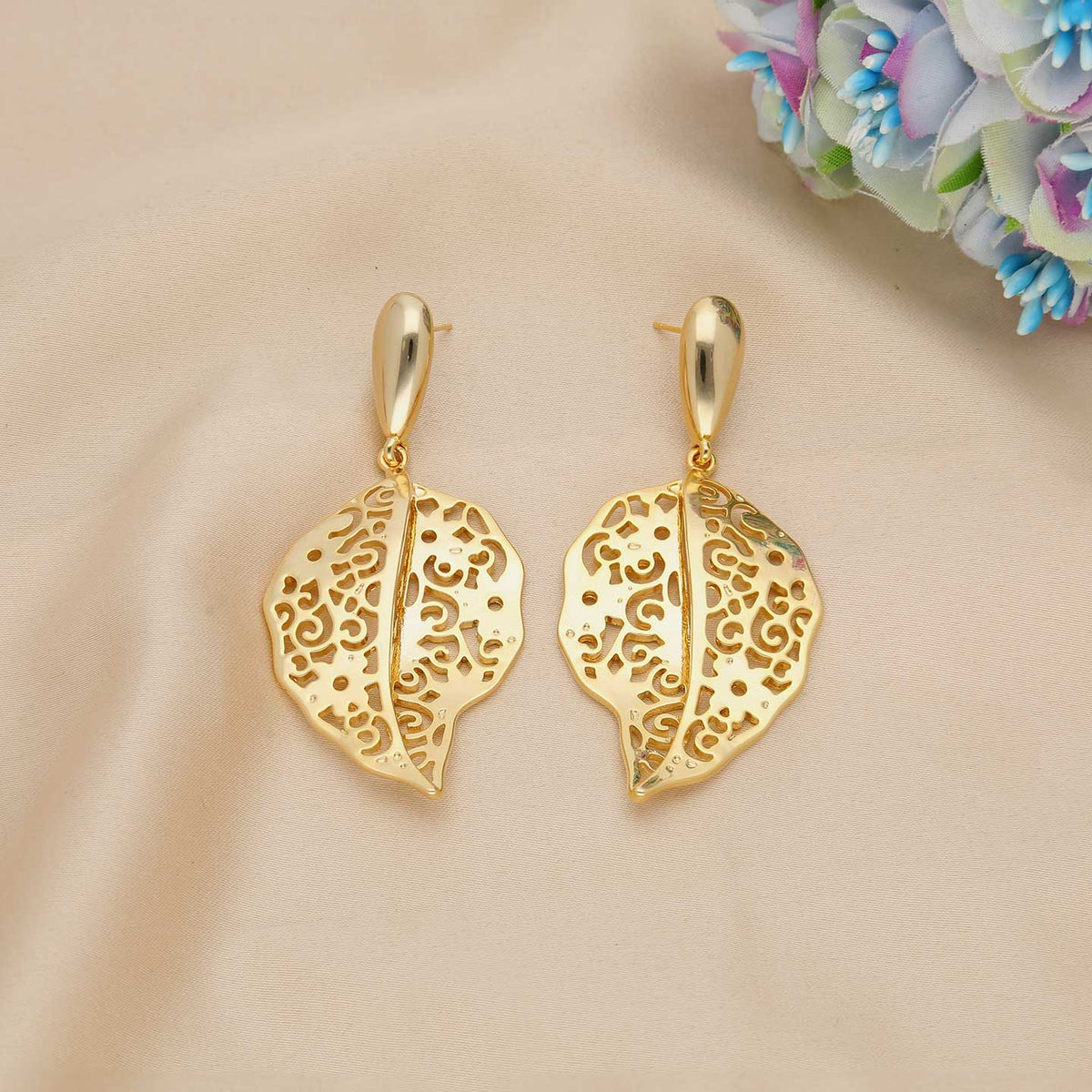 Unique Design Earring - ESKU302001394