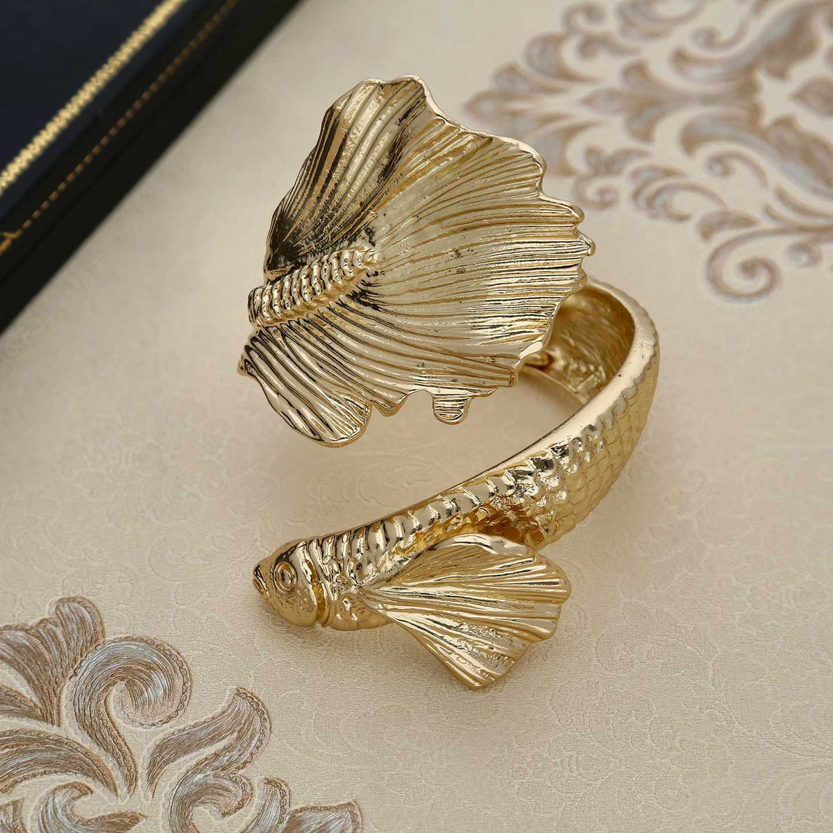 Fish cuff Kada
 - ESKU302001427