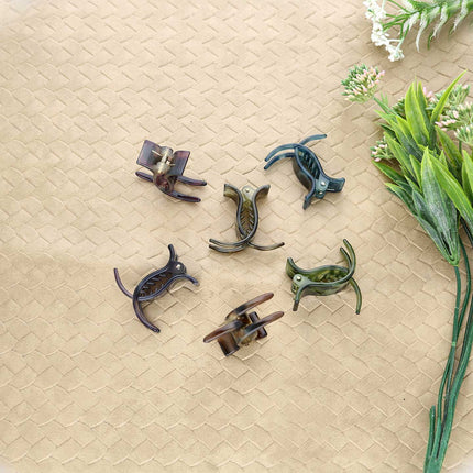 Classic Color Plastic Claw Clips - ESKU302101968