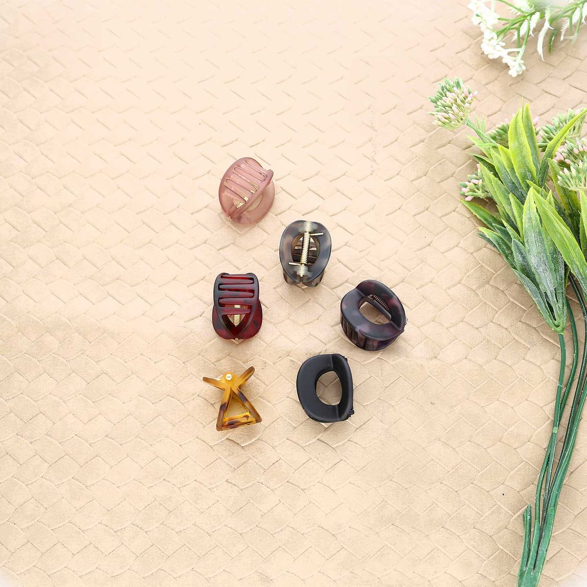 Pack of 24 Hair Claw Clips - ESKU302102164