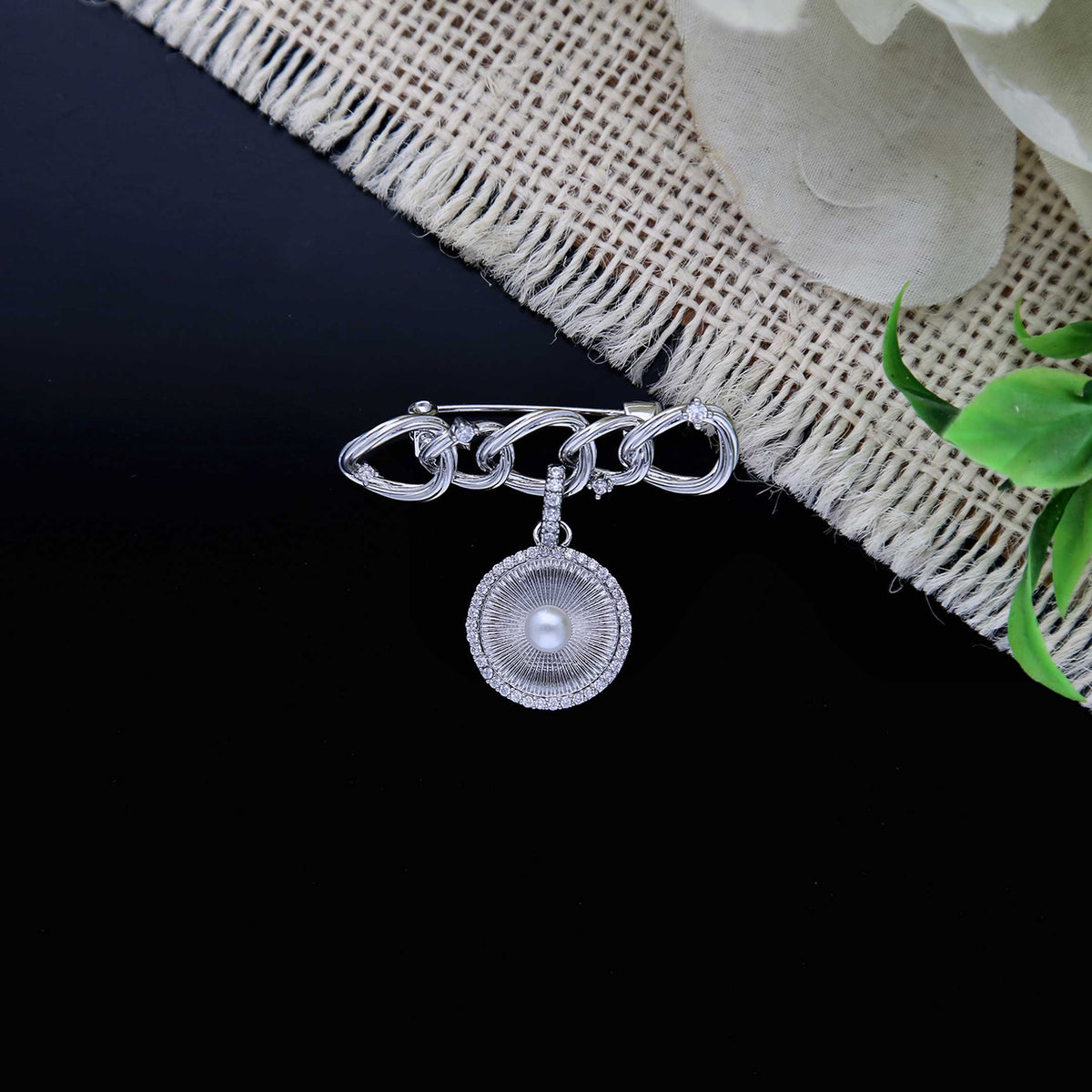 Pearl Modern Fine Brooch - ESKU302303165