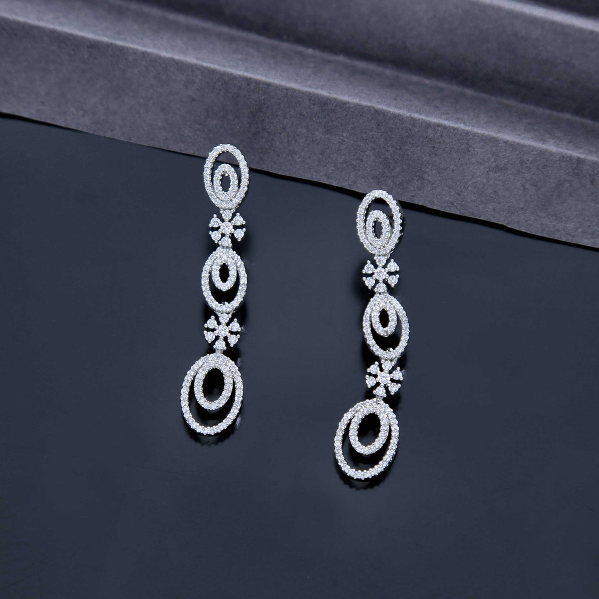 Classic Design Earring - ESKU301800020