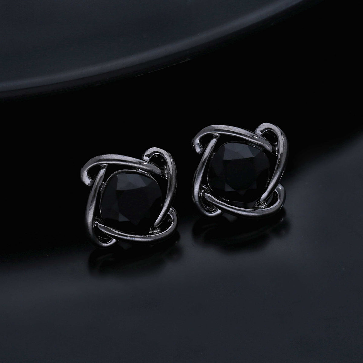 Small Diamond Stud Earrings - ESKU301800146