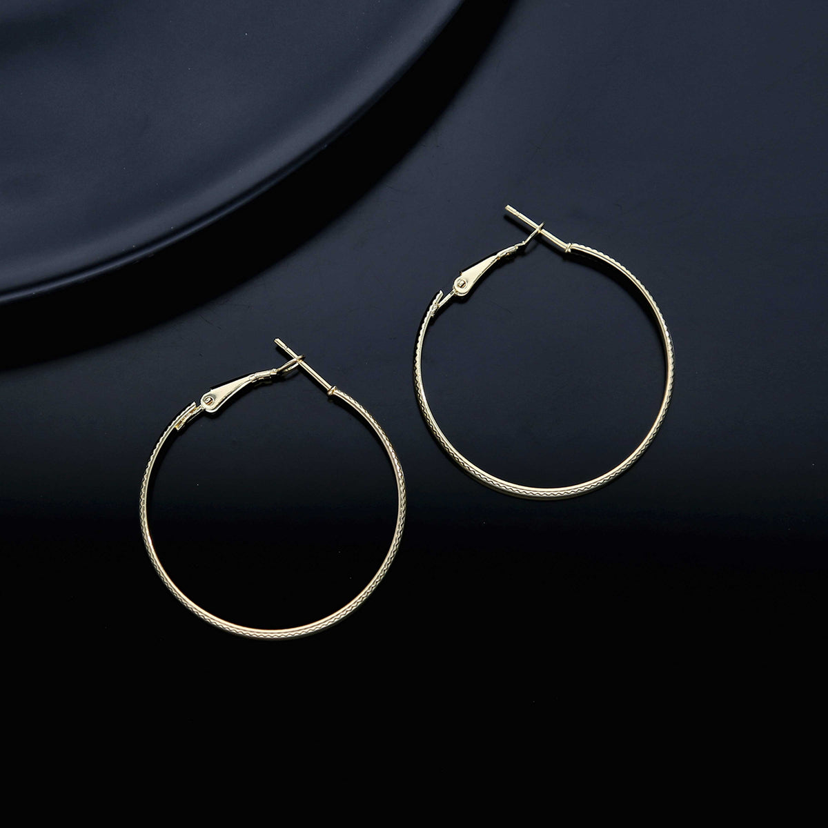 Diamond-Cut Hoop Earrings - ESKU301800164