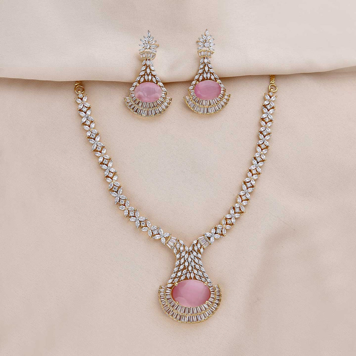Unique Styel Necklace Set - ESKU301800274