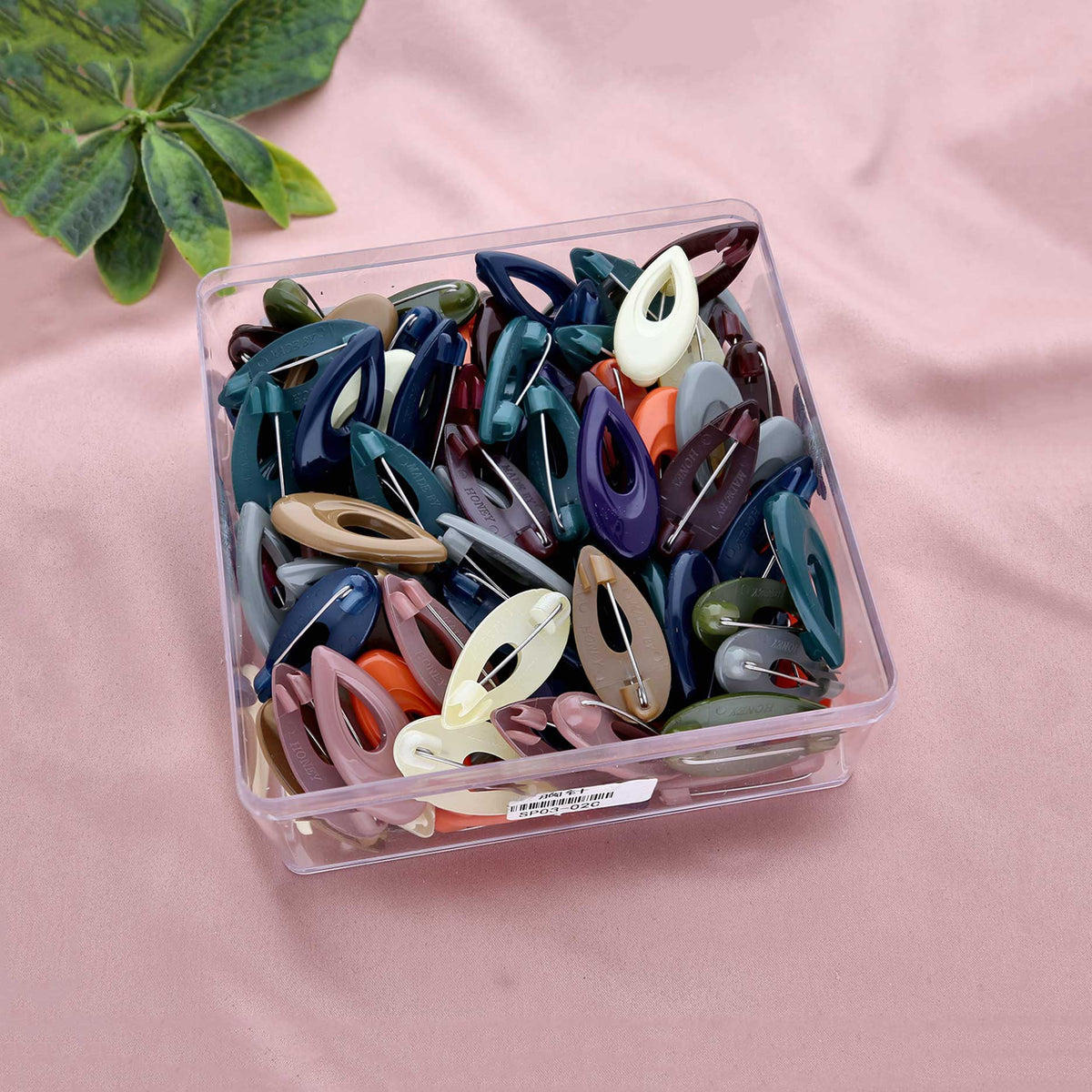 Fancy colorful acrylic women safty pin - ESKU301800687