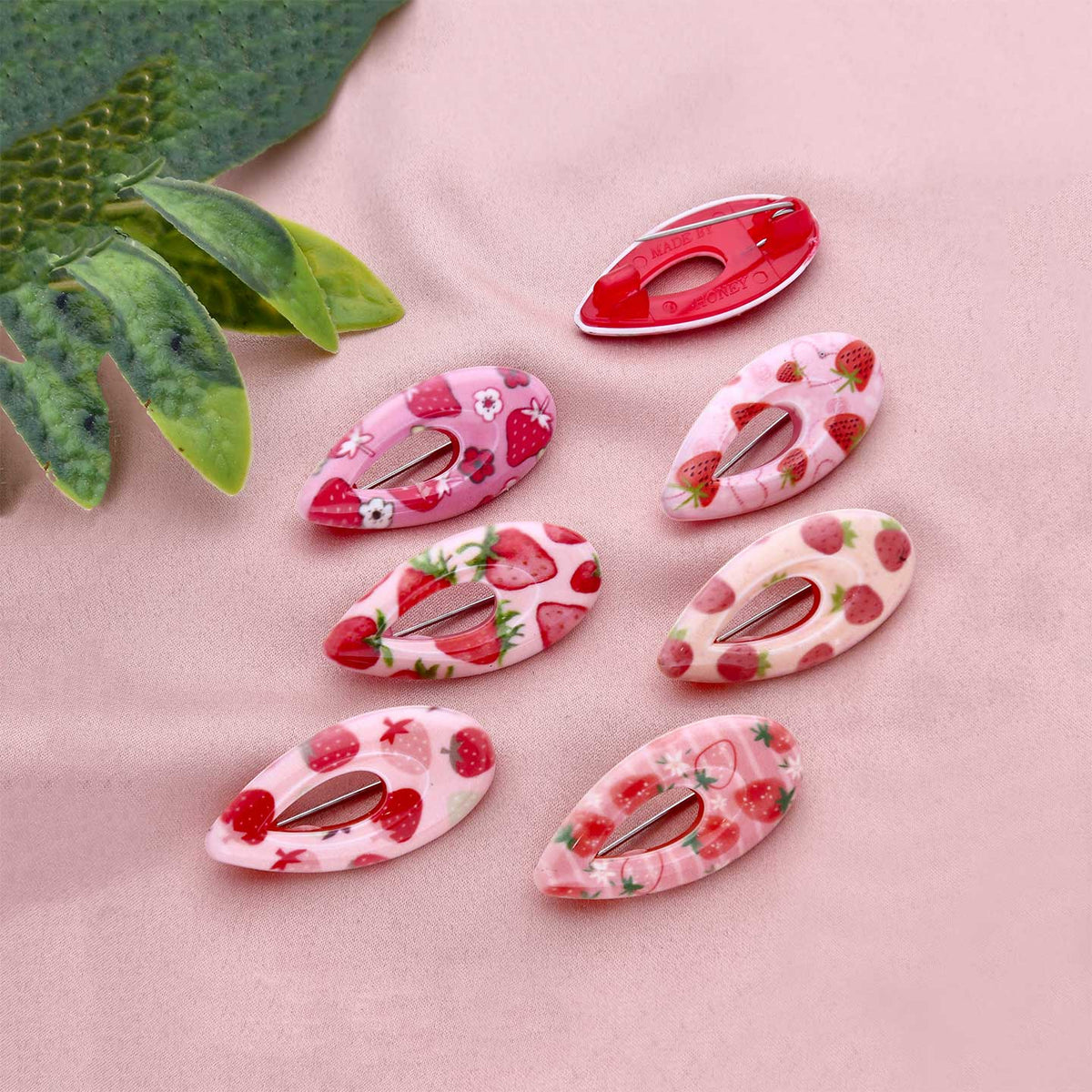 Pcs Of 120 Printed Plastic Colorful Safety Pin - ESKU301800688