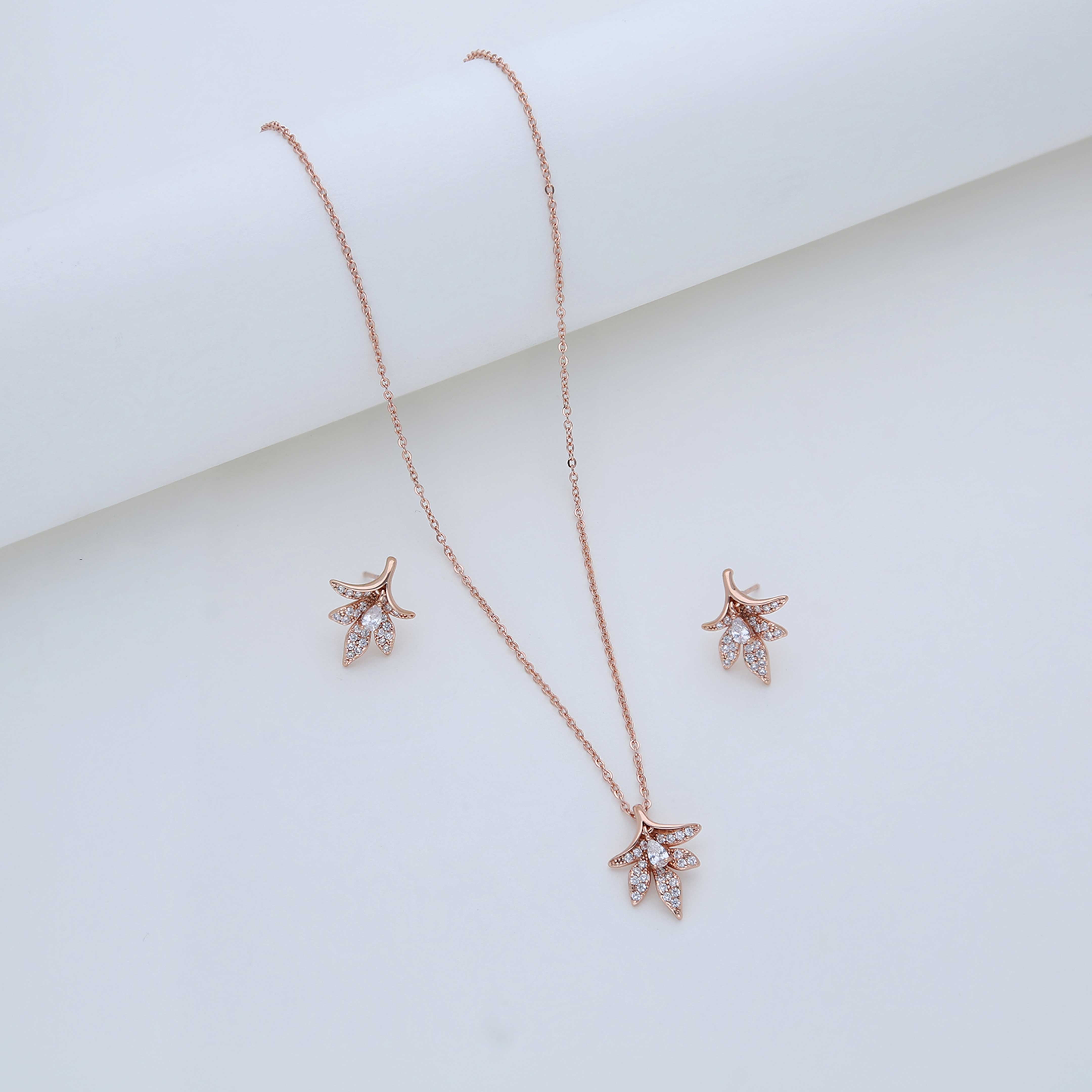 Shimmering beautiful Pendant Set - ESKU301800795