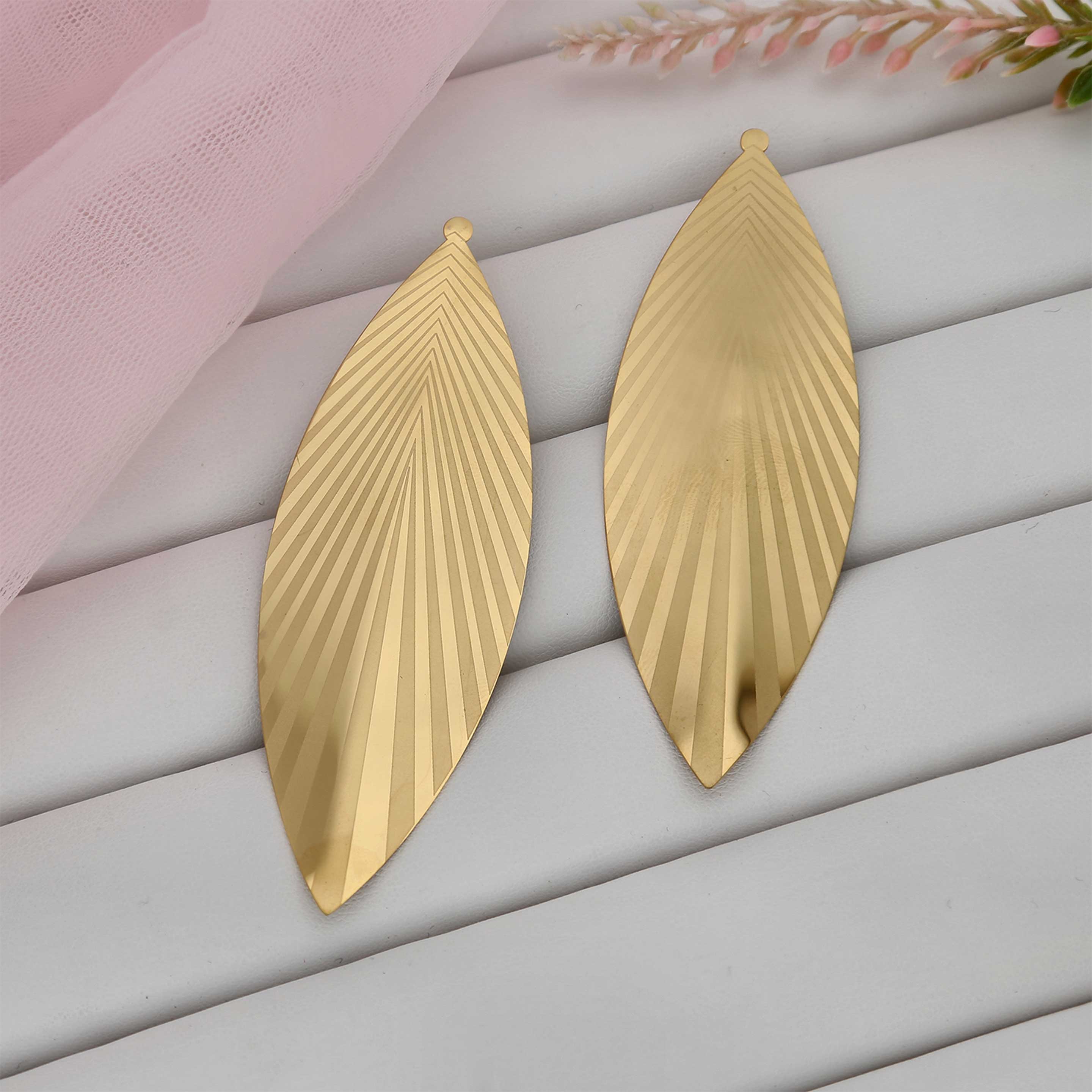 The Sensuous Leaf Earrings - ESKU302001402