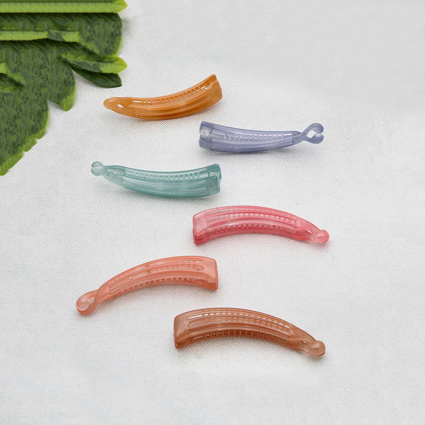 Plastic Banana Hair Clip - ESKU302001844