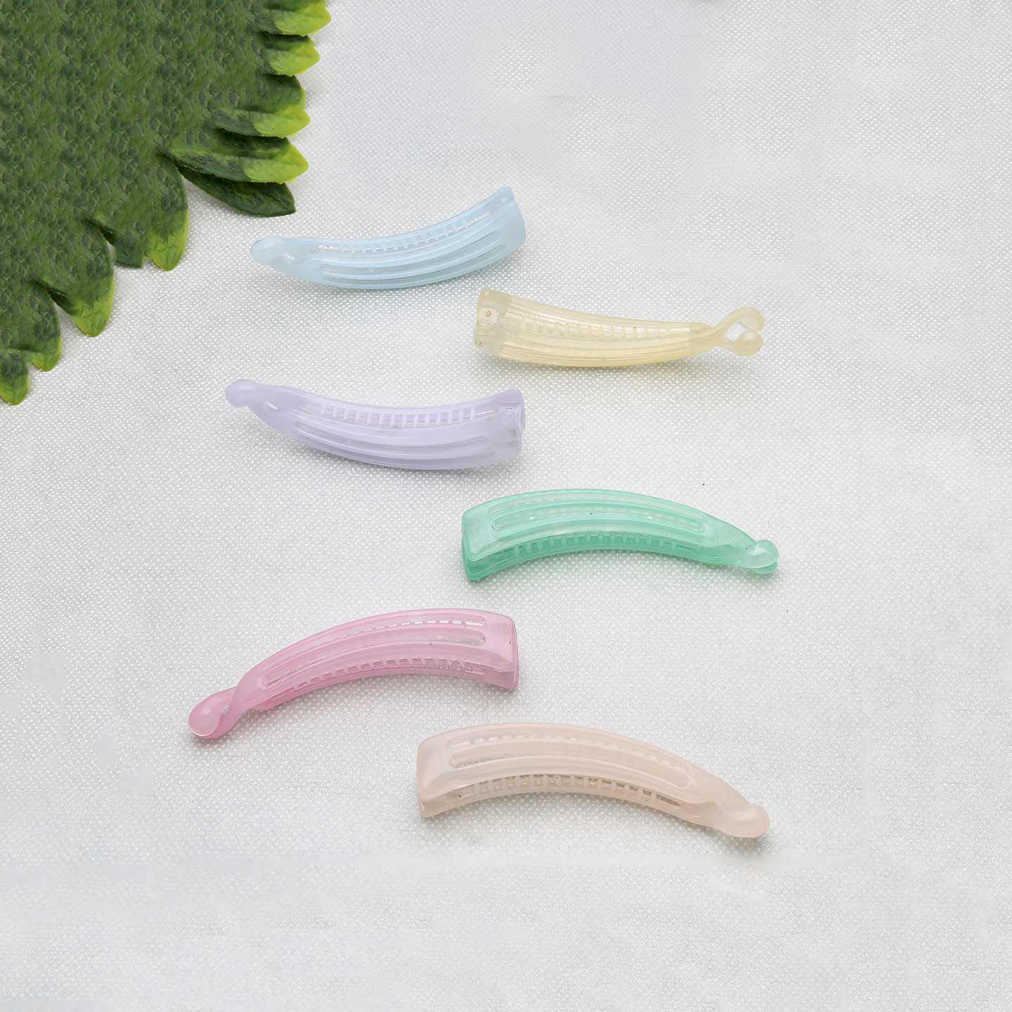 Plastic Banana Hair Clip - ESKU302001844