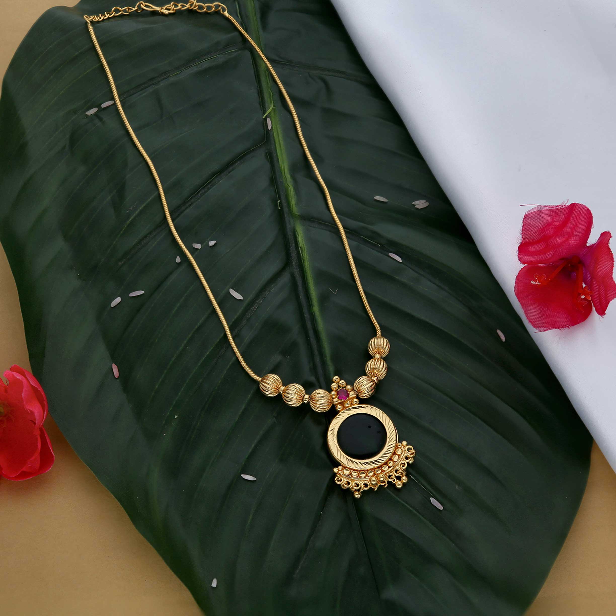Kerala Palakka Design Necklace - ESKU302303085
