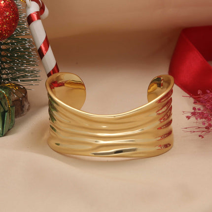 Wavy Cuff Kada - ESKU30250677