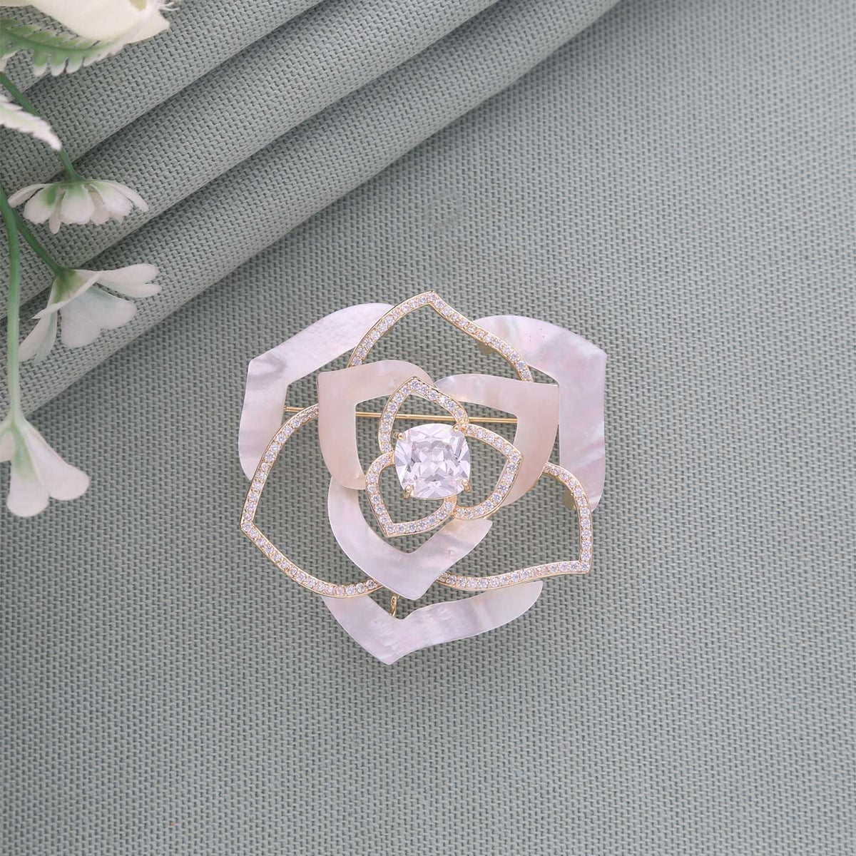 Classic Camellia Brooch - ESKU30250698