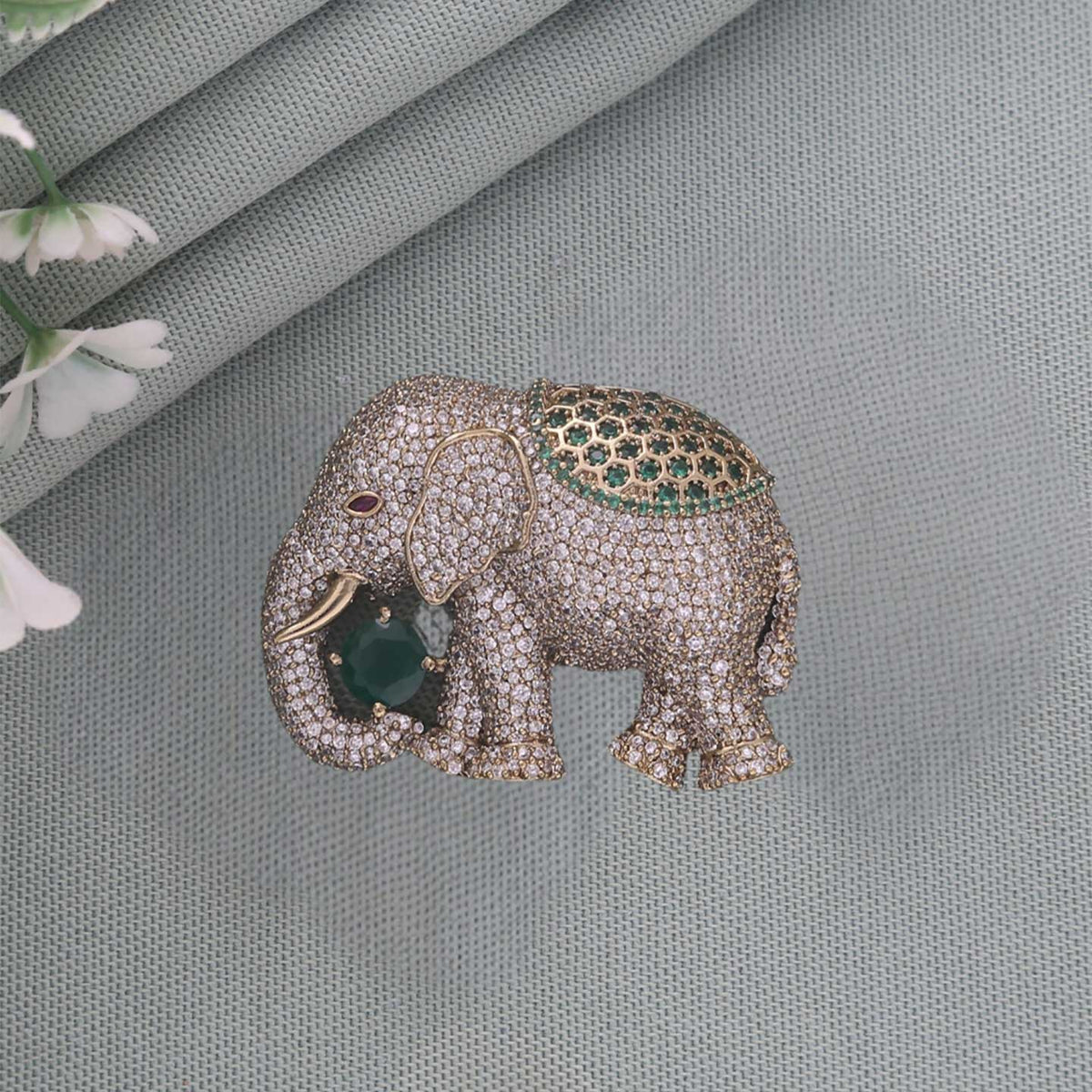 Regal Elephant Brooch - ESKU30250703