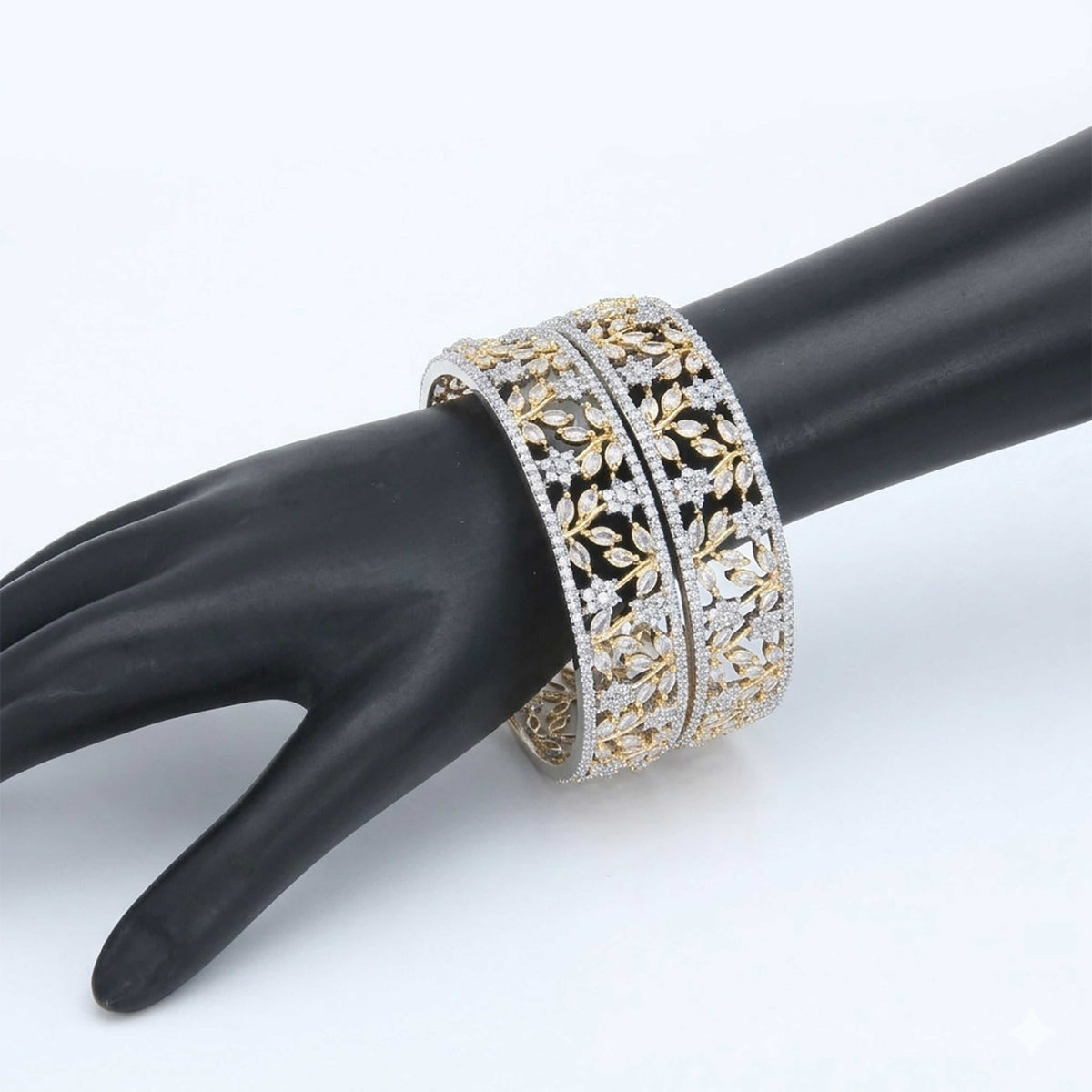 Classic Flower Bangle - ESKU30250748
