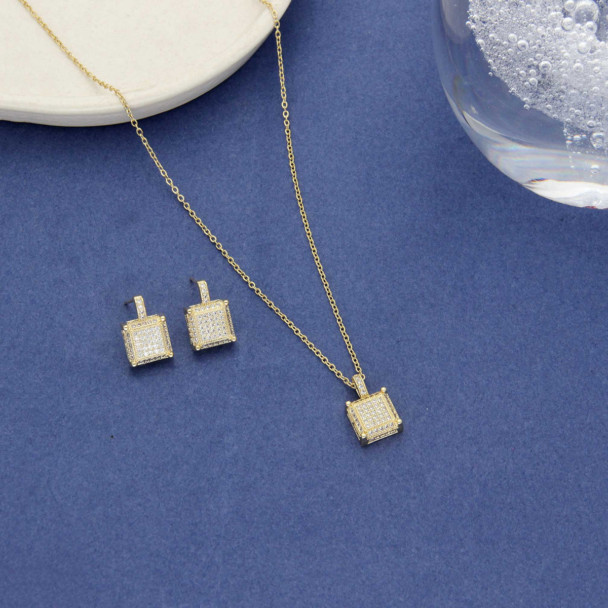 Classic Design Pendant Set - ESKU30250931