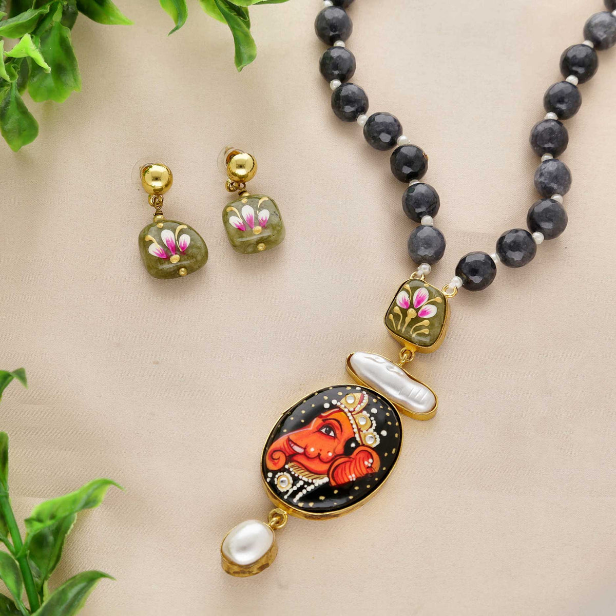 Ganesha Pendant with chain - ESKU30251063