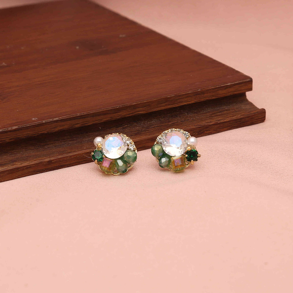 Crystal Pearl Flower Stud Earrings - ESKU30251196