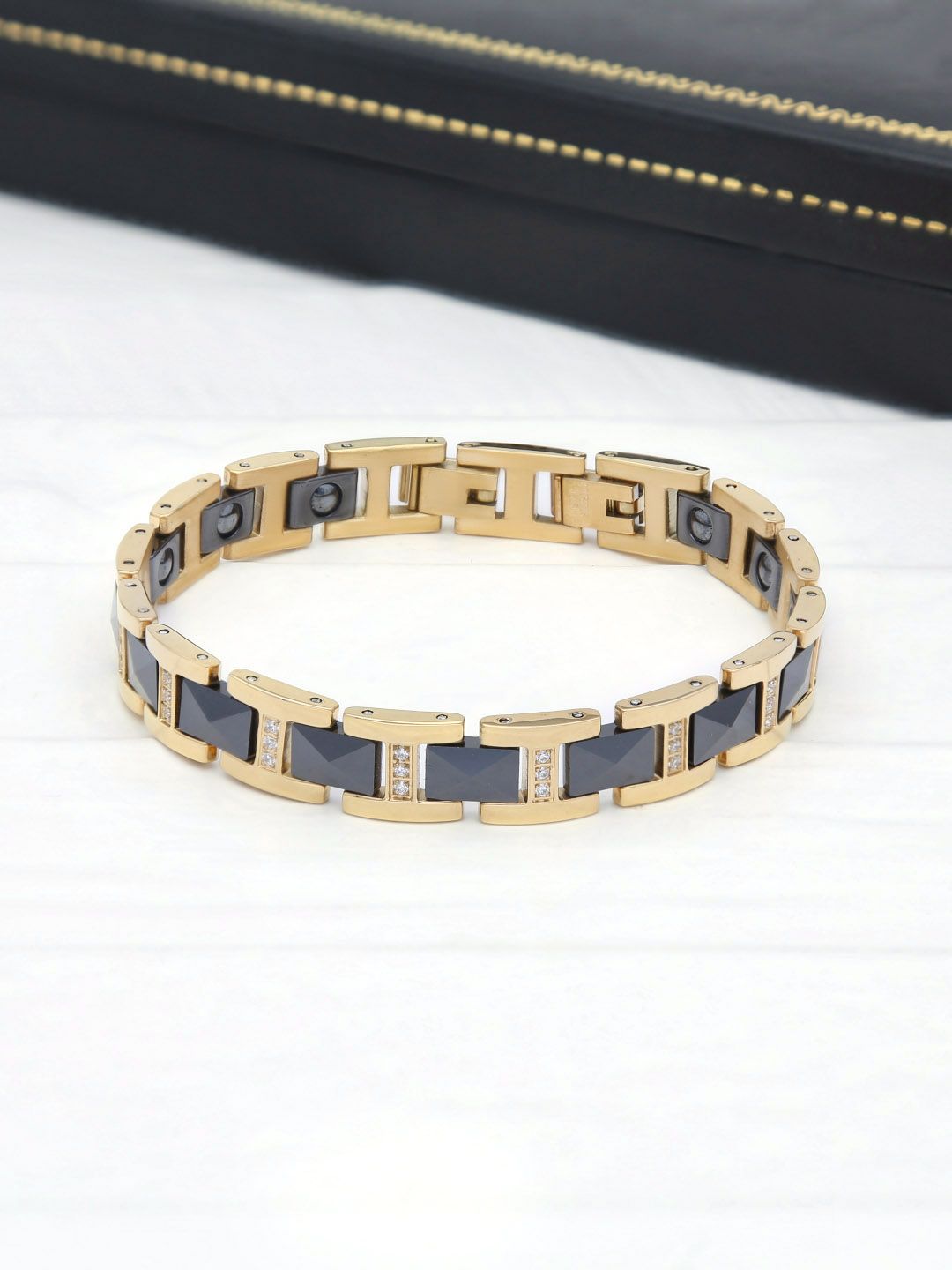 Western Loose / Link Bracelet in Gold finish - THF2315